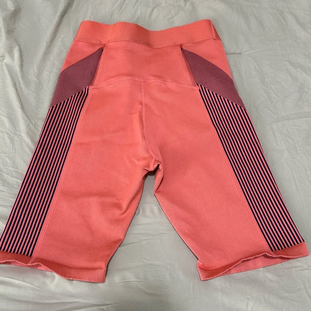 Fabletics Outift - Picture 7 of 16